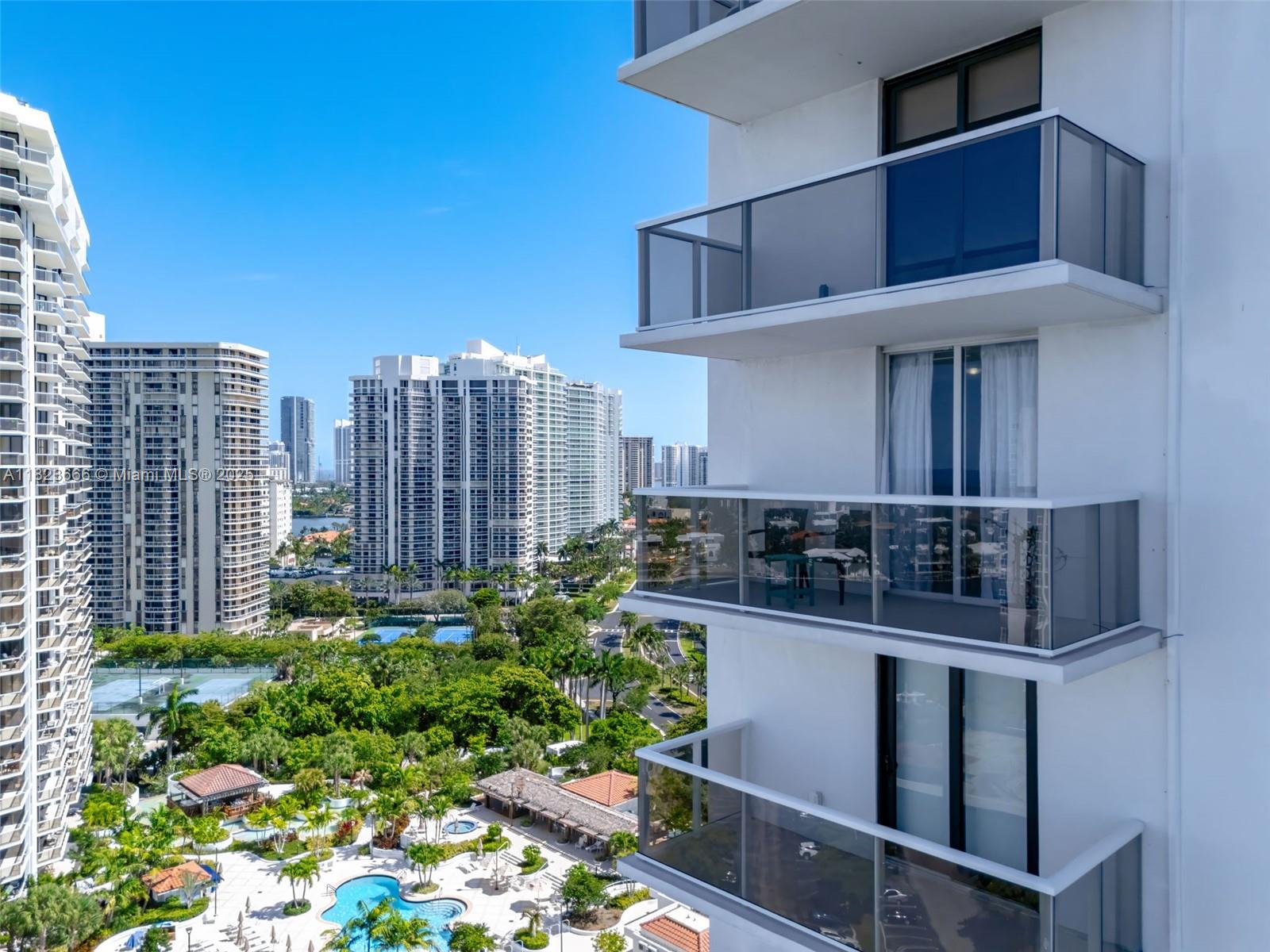 FLAMENCO CONDO TOWER I - Residential