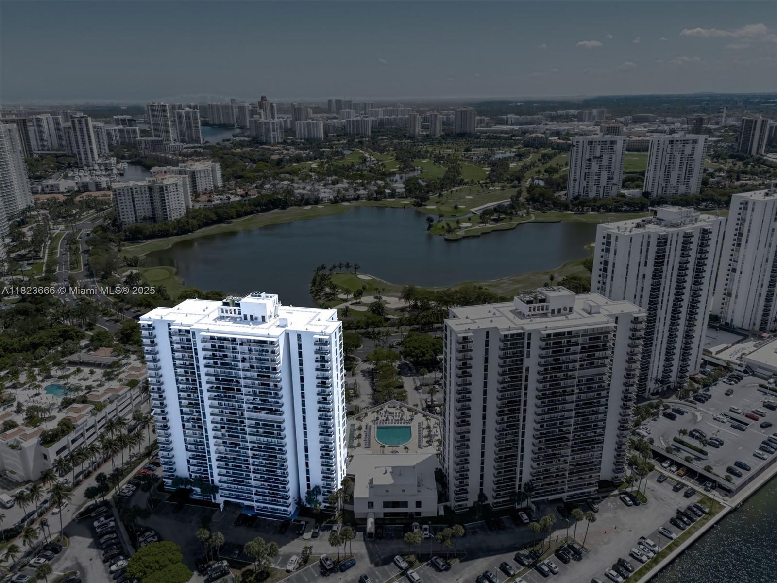 FLAMENCO CONDO TOWER I - Residential