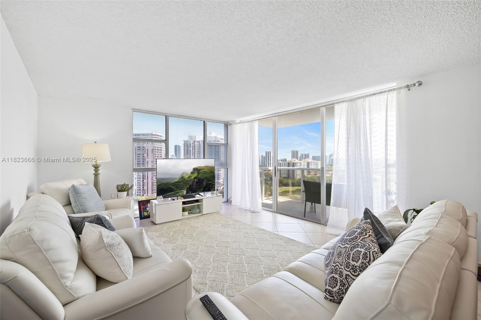 FLAMENCO CONDO TOWER I - Residential