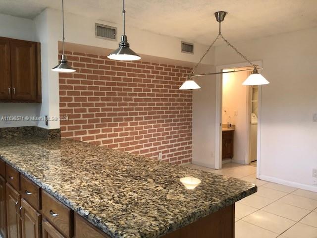 PALM HILL - Residential Lease