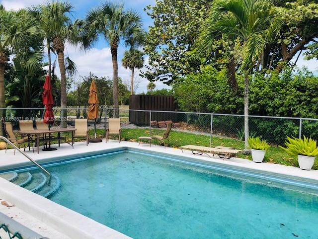 PALM HILL - Residential Lease