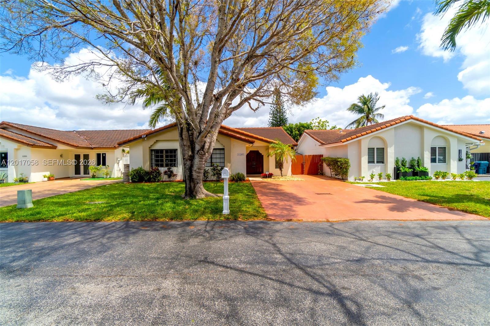 SUNSET MANSIONS - Residential