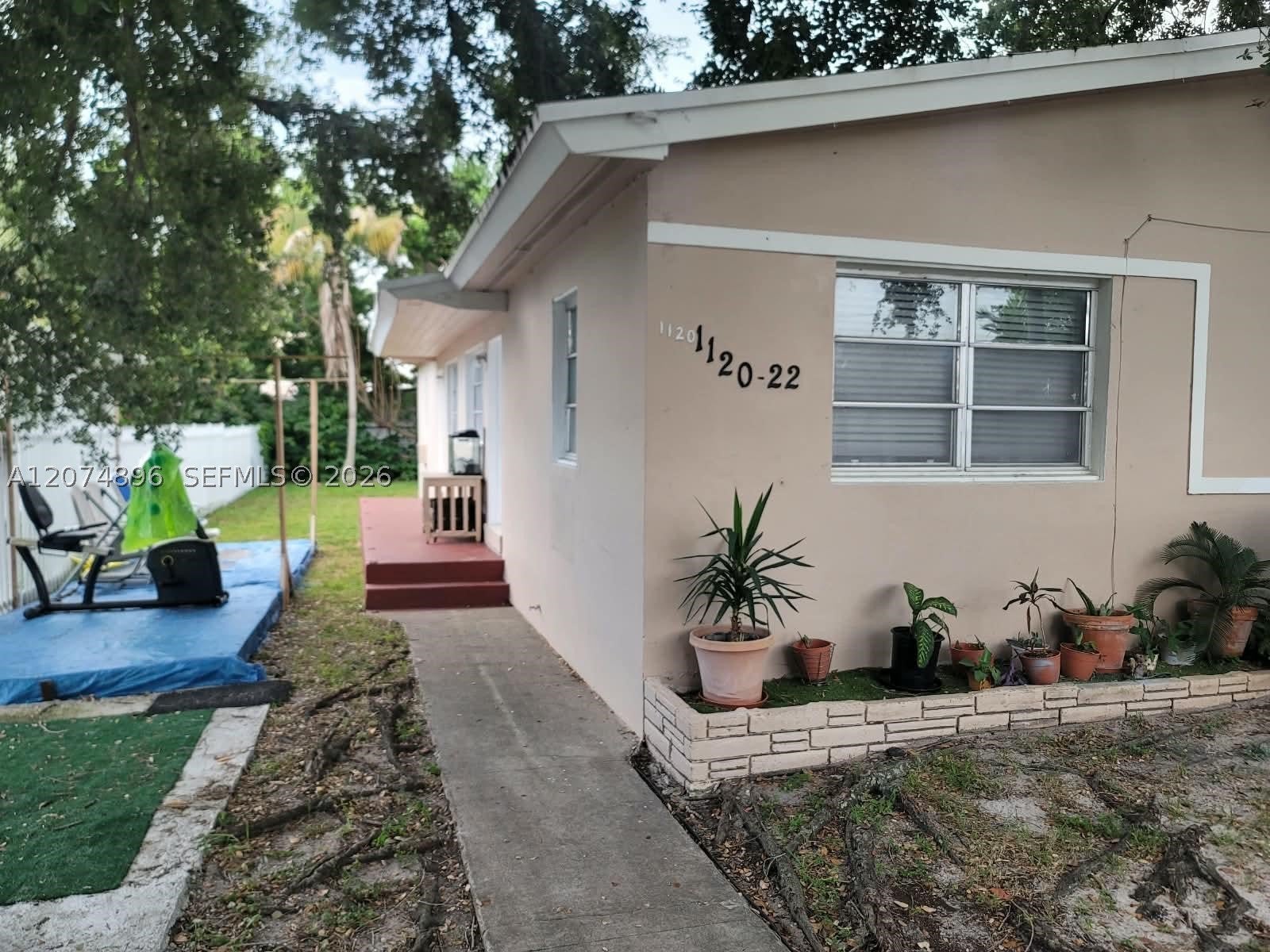1120 NE 111th St