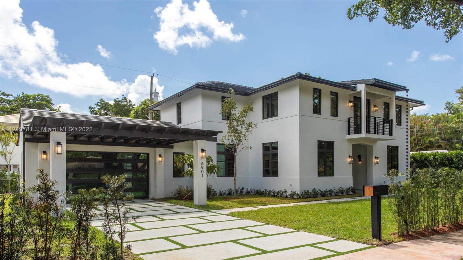 CORAL GABLES RIVIERA SEC - Residential