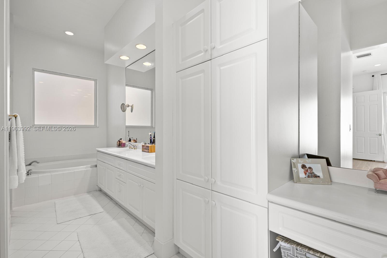 THREE ISLANDS 3RD SECTION - Residential