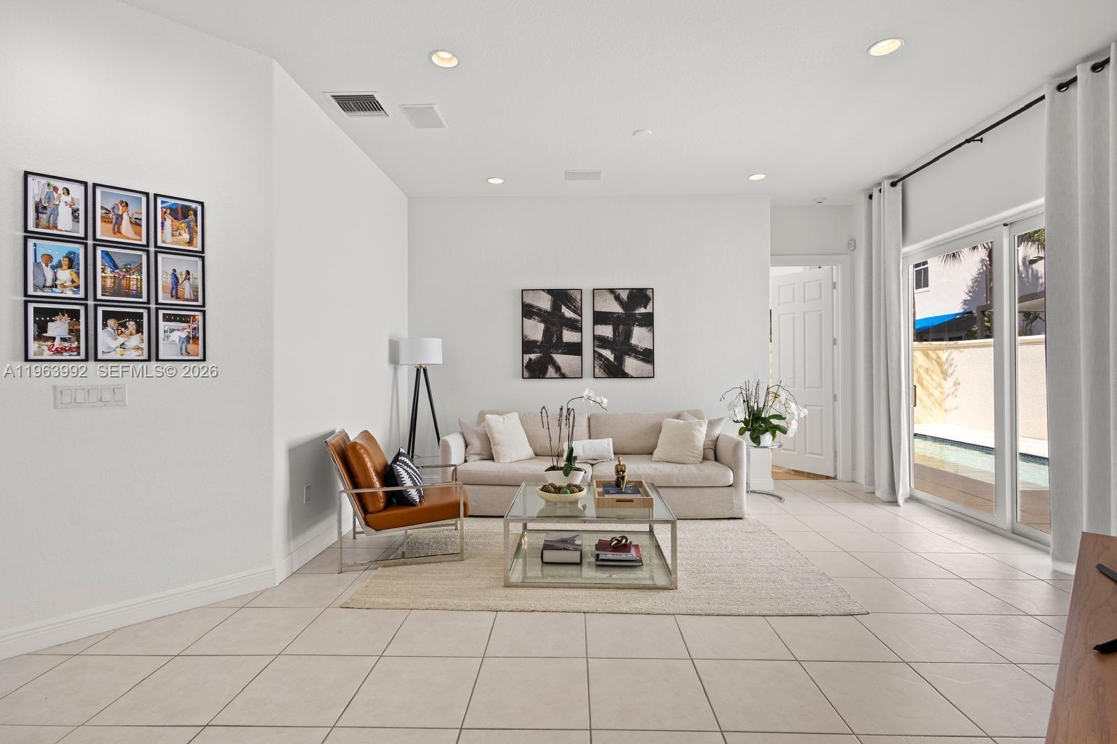 THREE ISLANDS 3RD SECTION - Residential