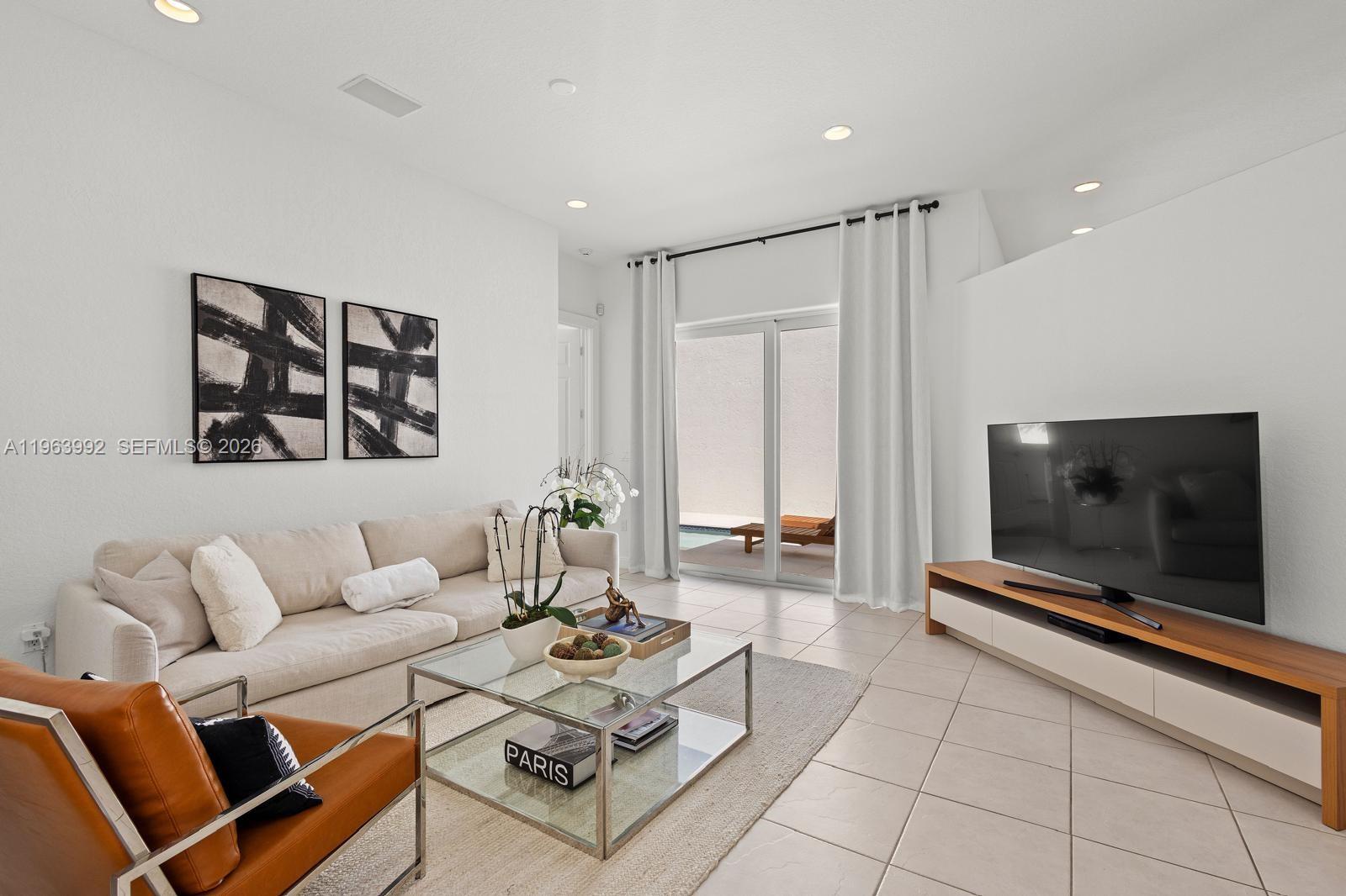 THREE ISLANDS 3RD SECTION - Residential