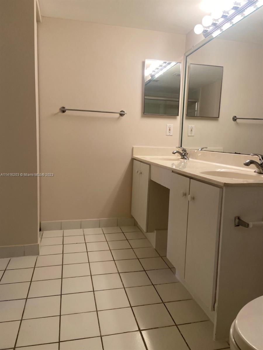 PARC CENTRAL AVENTURA SOU - Residential Lease