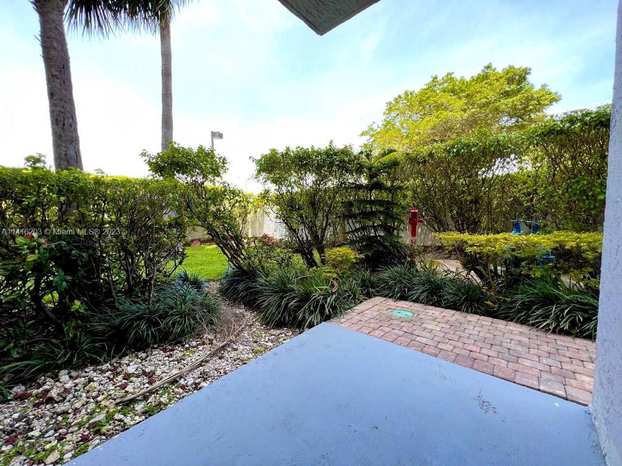 PARC CENTRAL AVENTURA SOU - Residential Lease