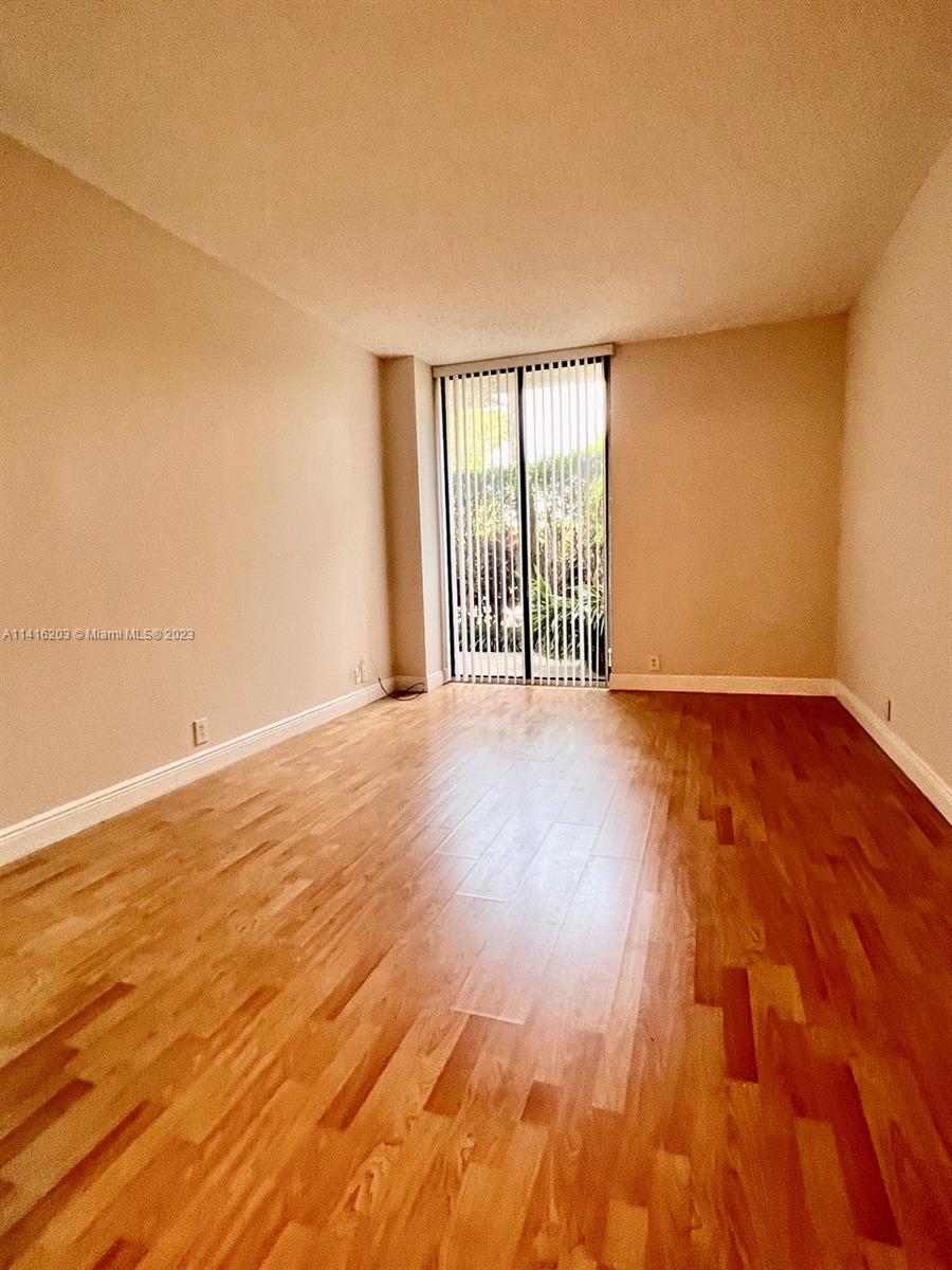 PARC CENTRAL AVENTURA SOU - Residential Lease
