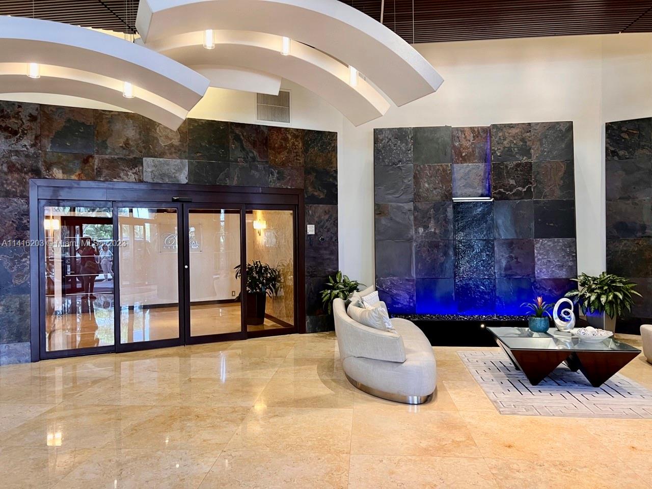 PARC CENTRAL AVENTURA SOU - Residential Lease
