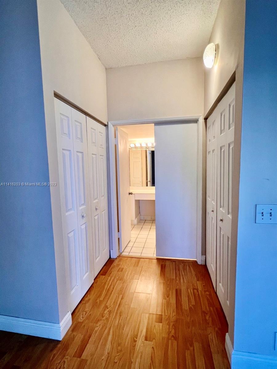 PARC CENTRAL AVENTURA SOU - Residential Lease