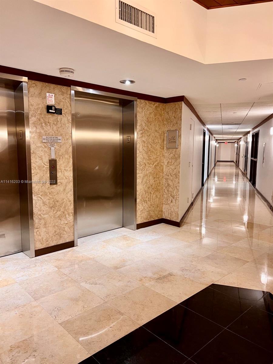 PARC CENTRAL AVENTURA SOU - Residential Lease
