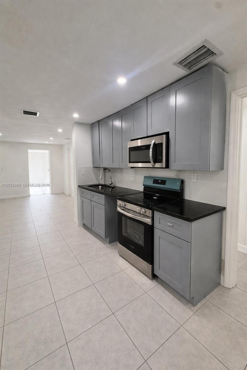 1861 NW 112th St