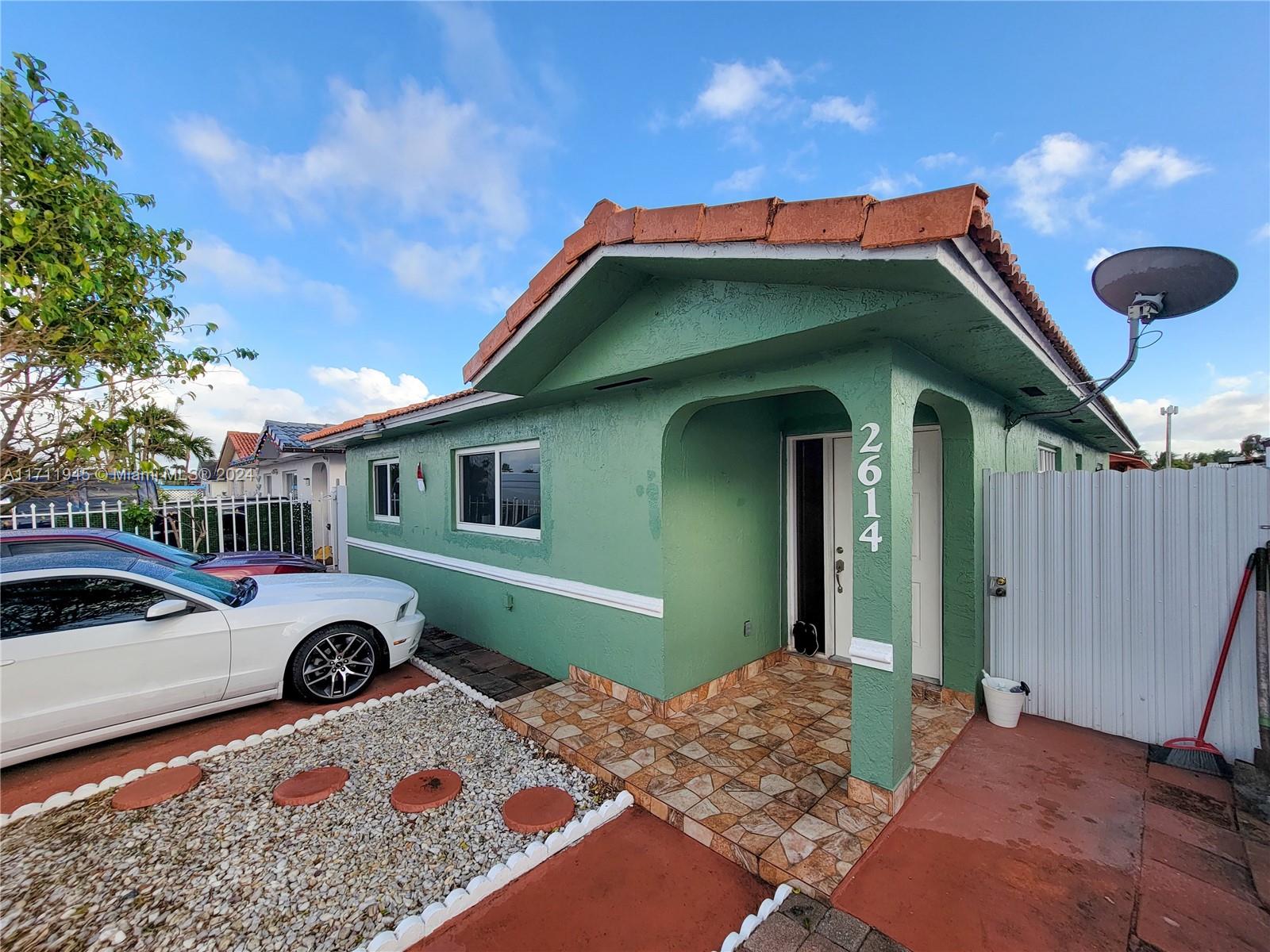 2614 W 71st Pl, Hialeah, Miami-Dade County, Florida - 4 Bedrooms  
2 Bathrooms - 