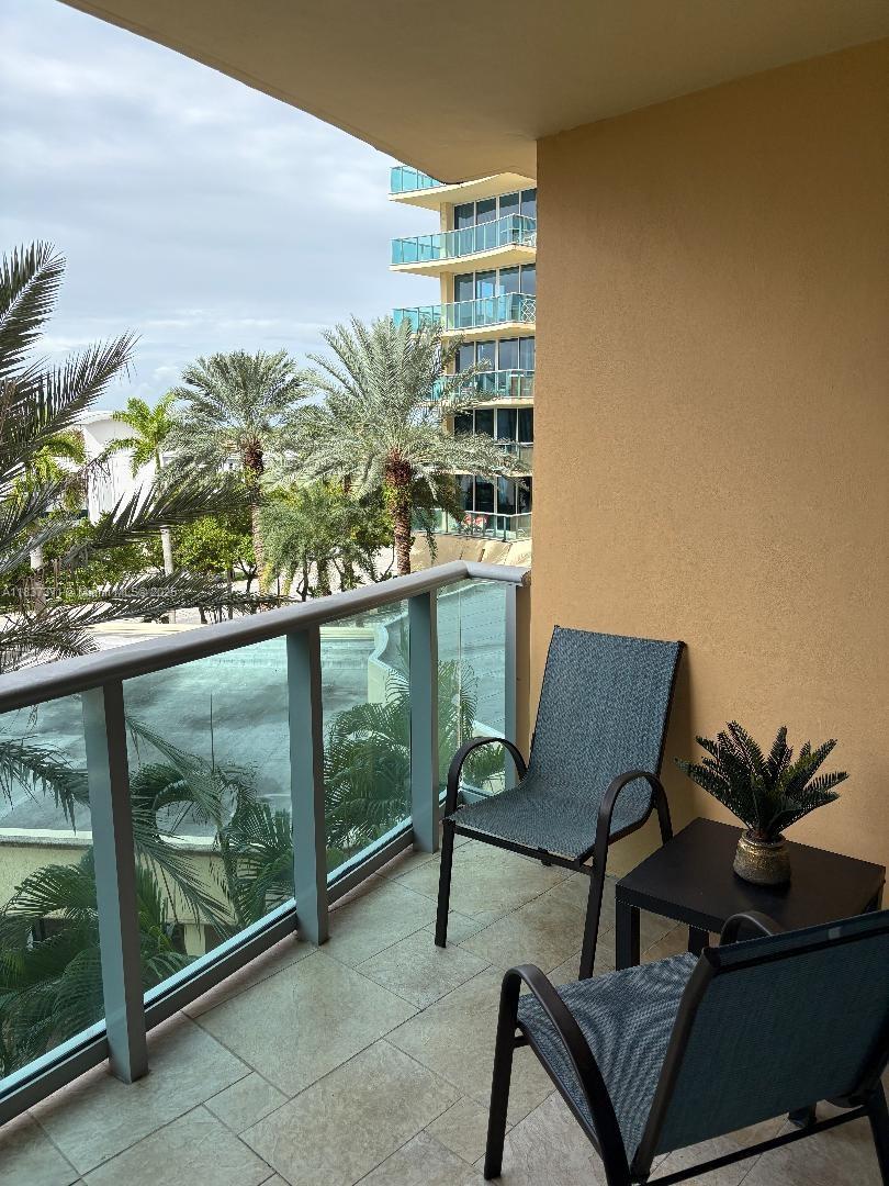2501 S Ocean Dr 429