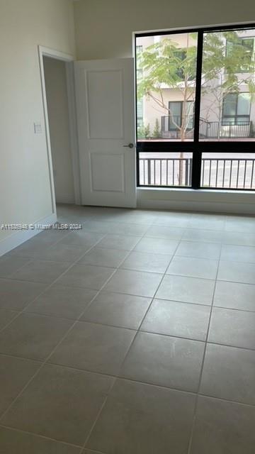 8265 NW 41st St C-102