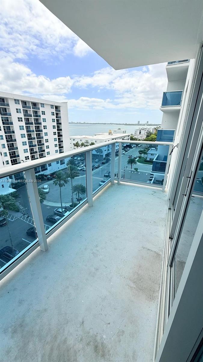 7501 E Treasure Dr 8B