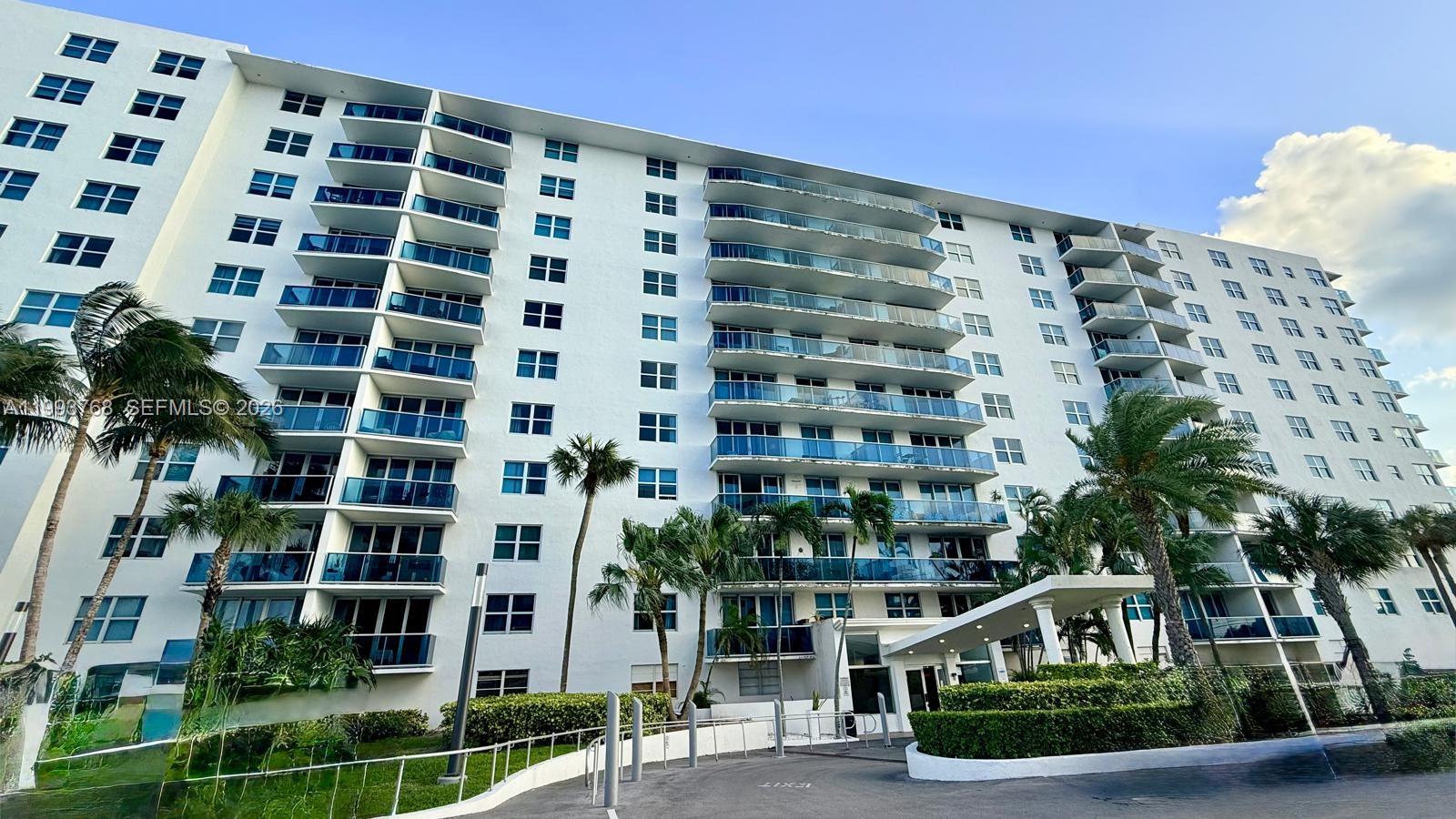 7501 E Treasure Dr 8B