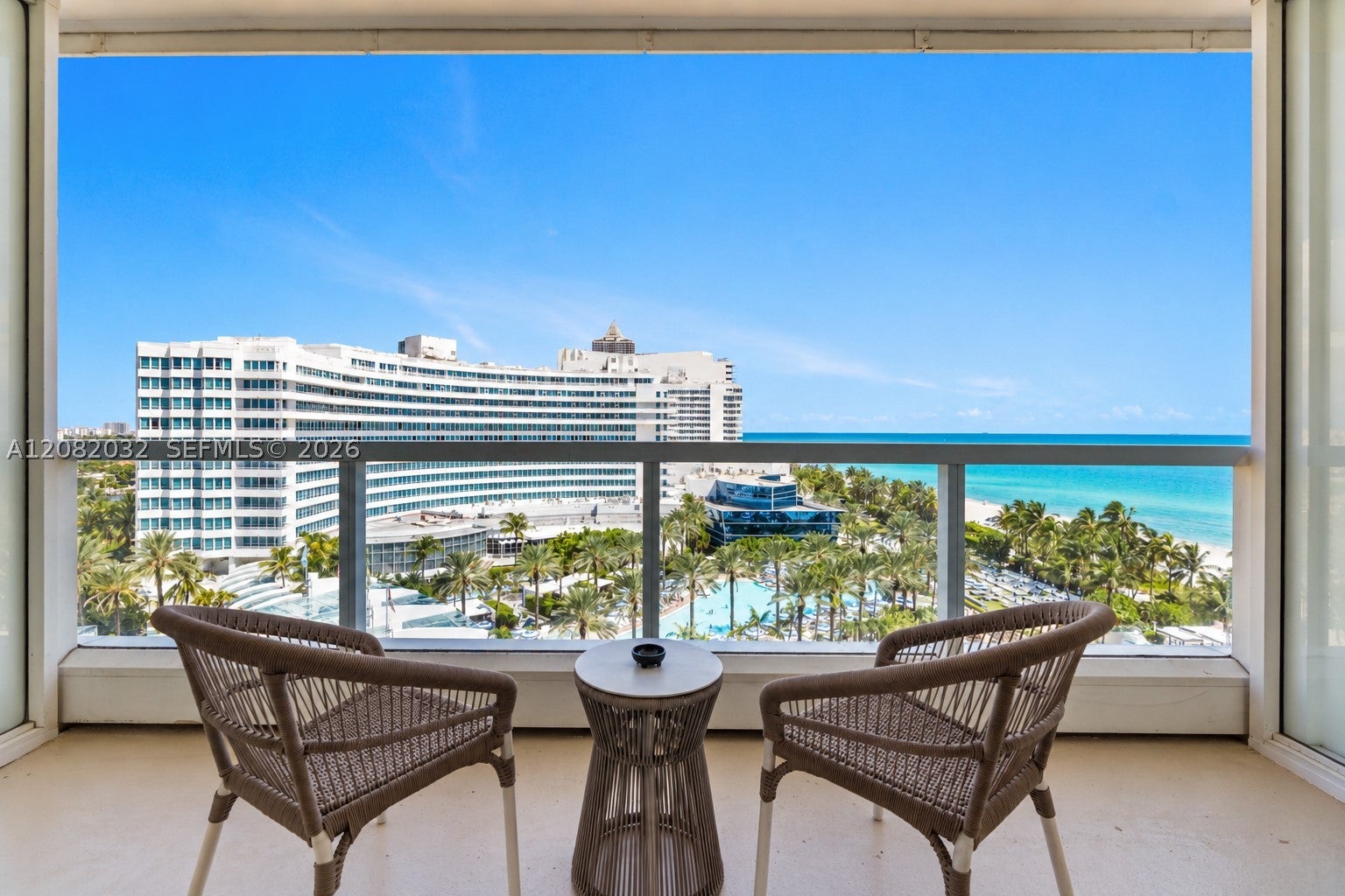 4391 Collins Ave 905