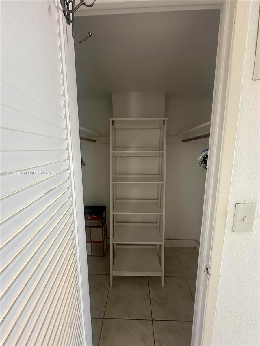 OCEANVIEW BUILDING A COND - Residential