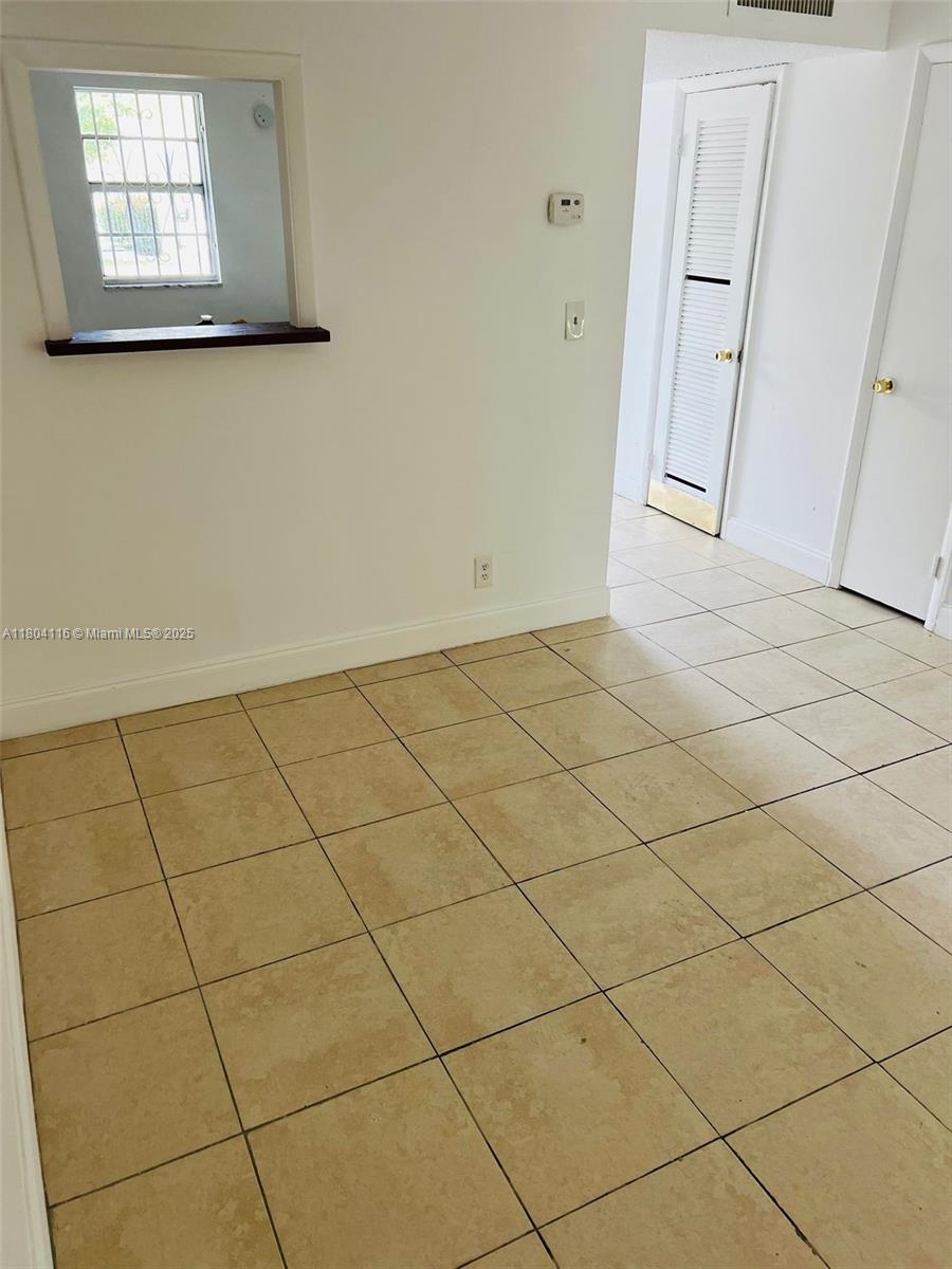 PARKSIDE TOWERS CONDO - Residential Lease