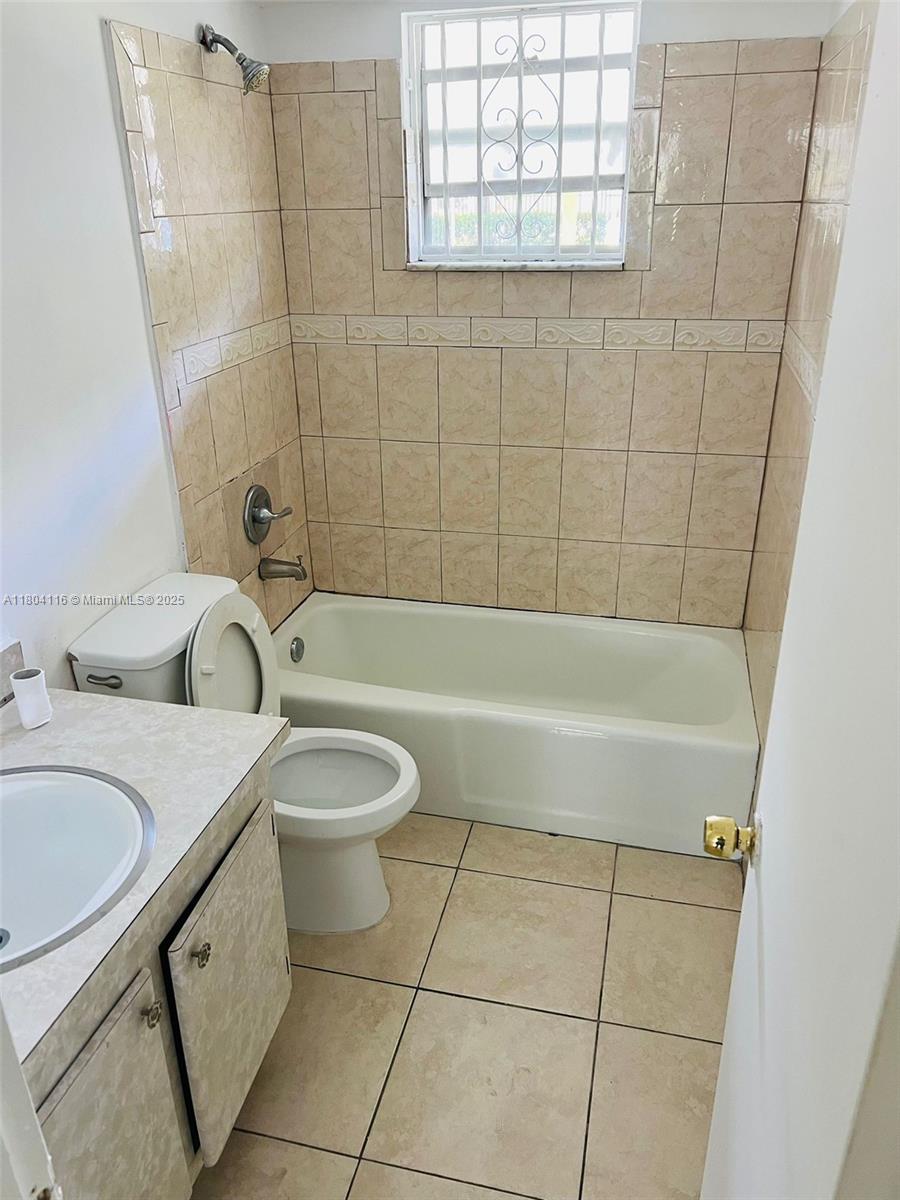 PARKSIDE TOWERS CONDO - Residential Lease