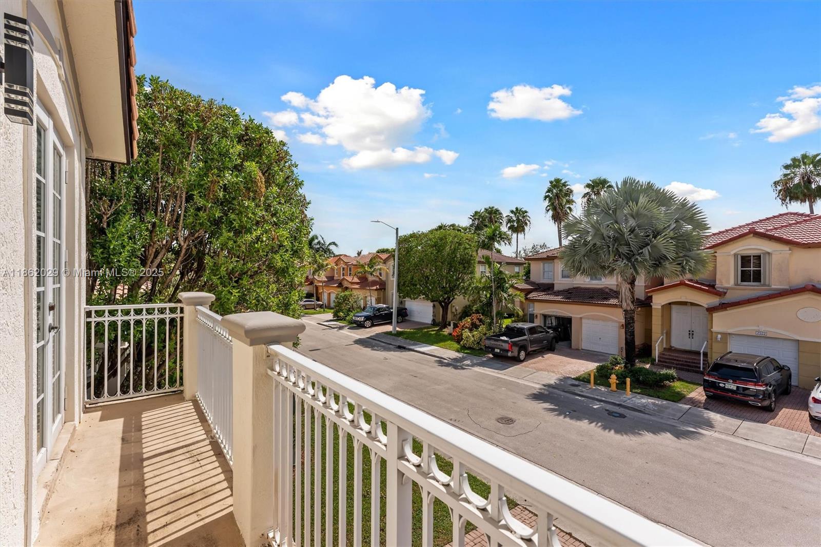 DORAL ISLES NORTH SEC ONE - Residential