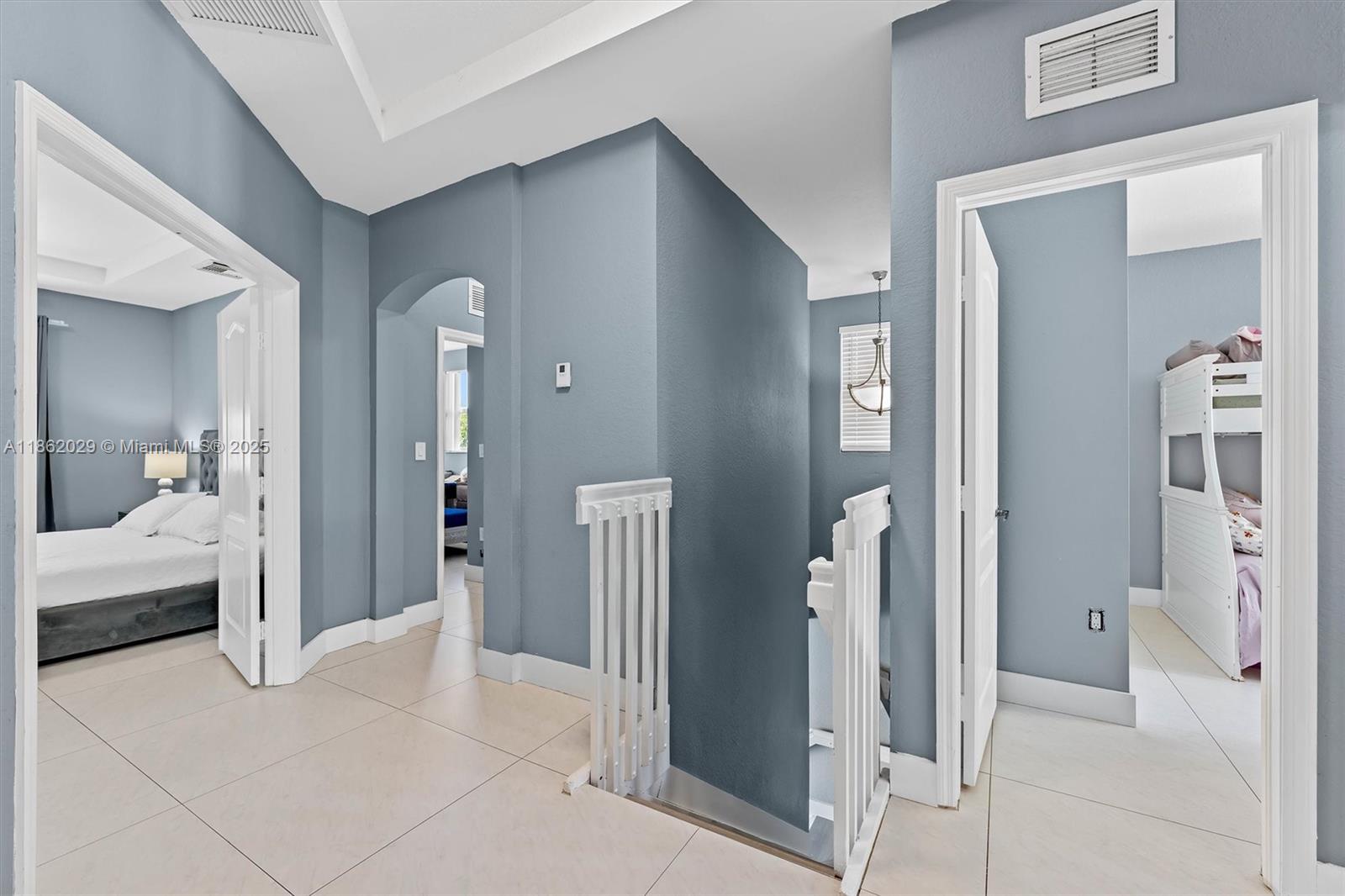 DORAL ISLES NORTH SEC ONE - Residential
