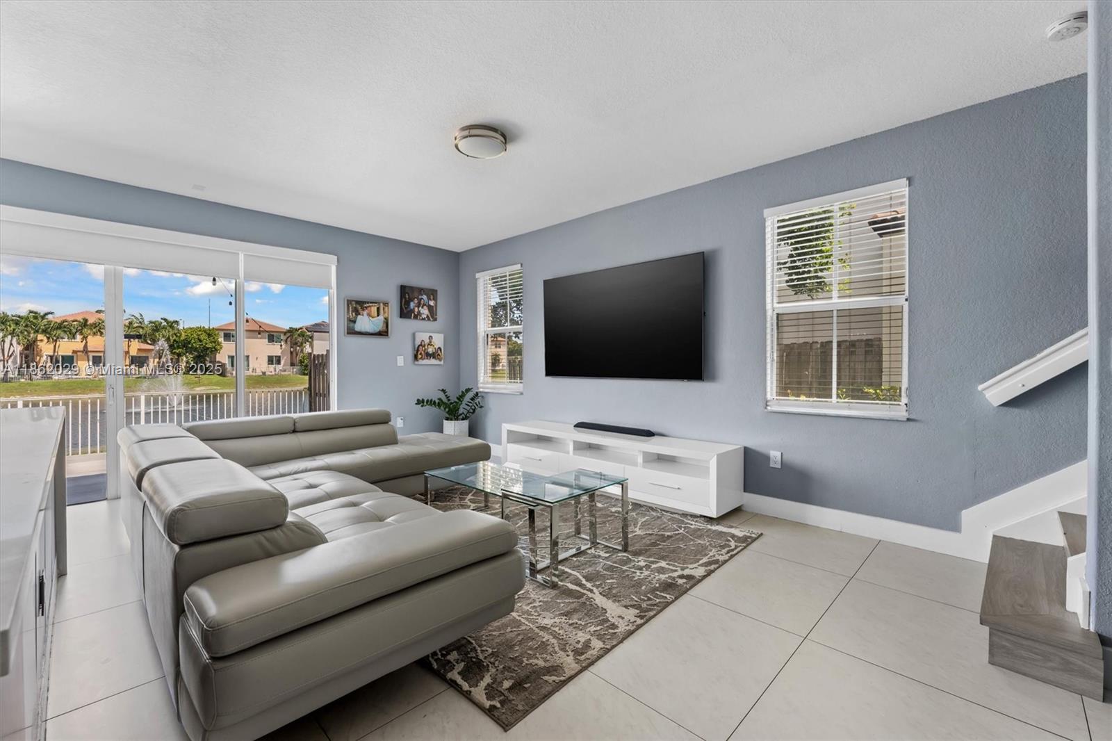 DORAL ISLES NORTH SEC ONE - Residential