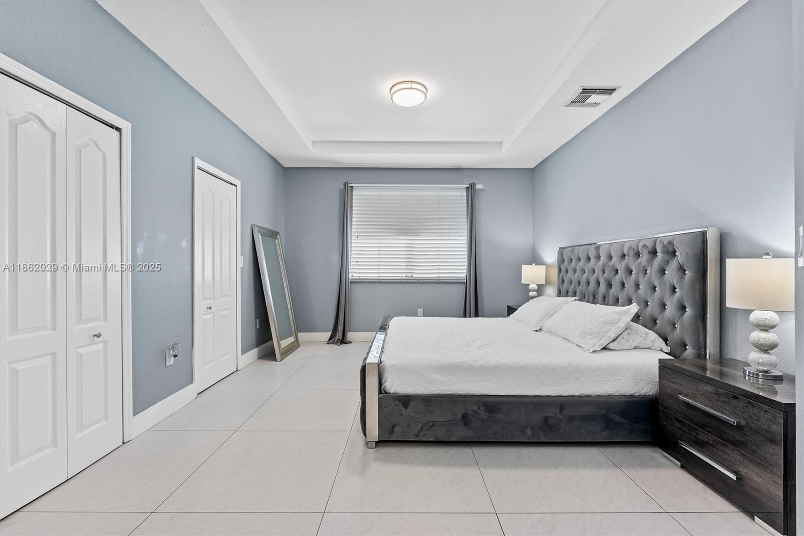 DORAL ISLES NORTH SEC ONE - Residential