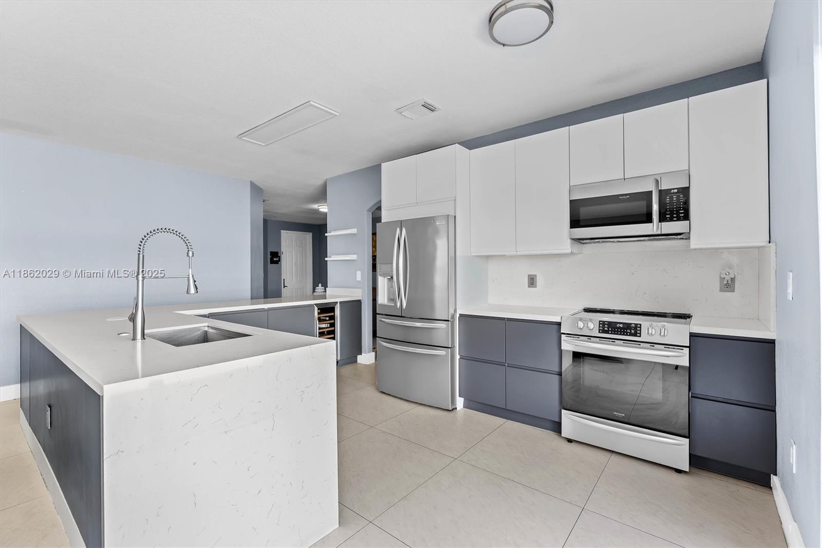 DORAL ISLES NORTH SEC ONE - Residential
