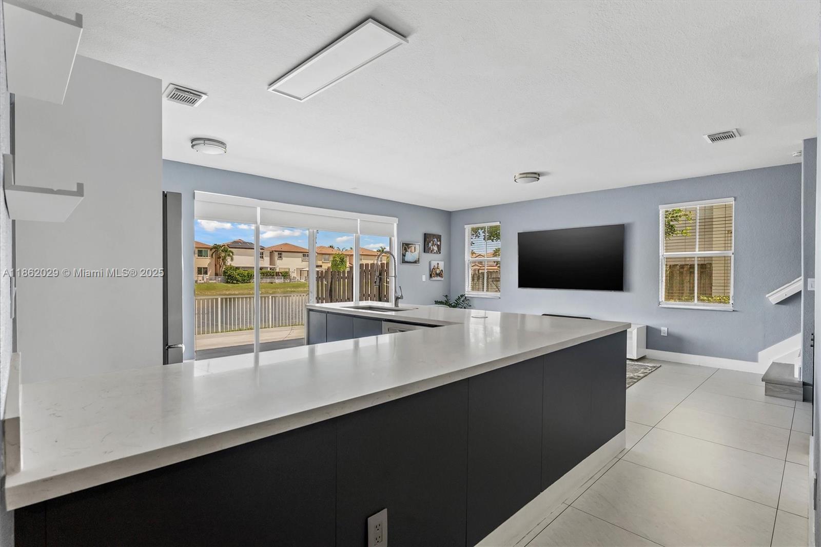 DORAL ISLES NORTH SEC ONE - Residential