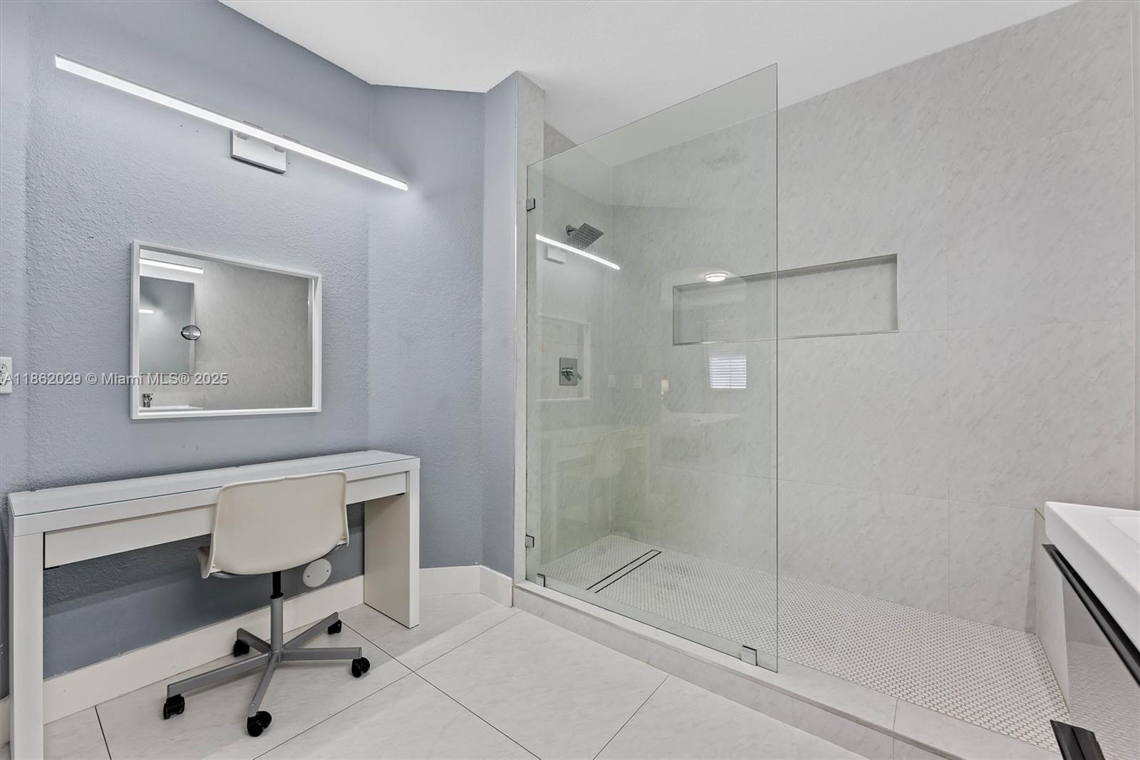 DORAL ISLES NORTH SEC ONE - Residential