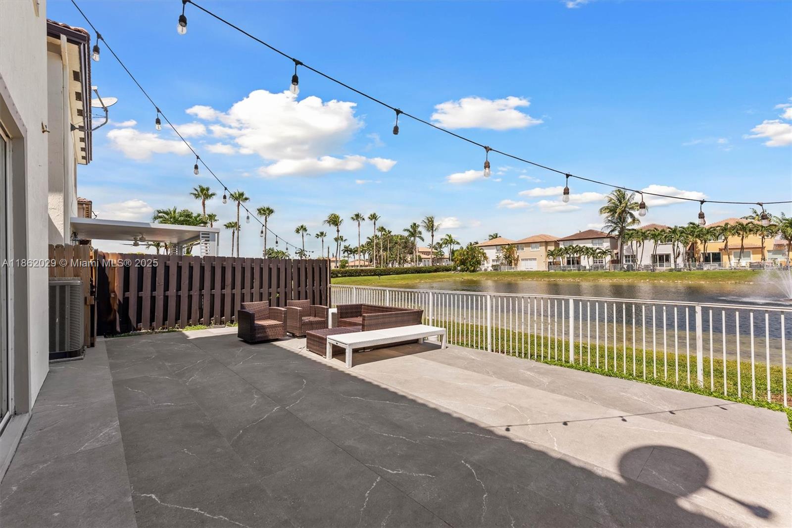 DORAL ISLES NORTH SEC ONE - Residential