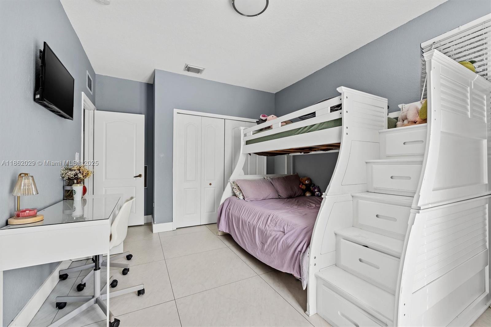 DORAL ISLES NORTH SEC ONE - Residential
