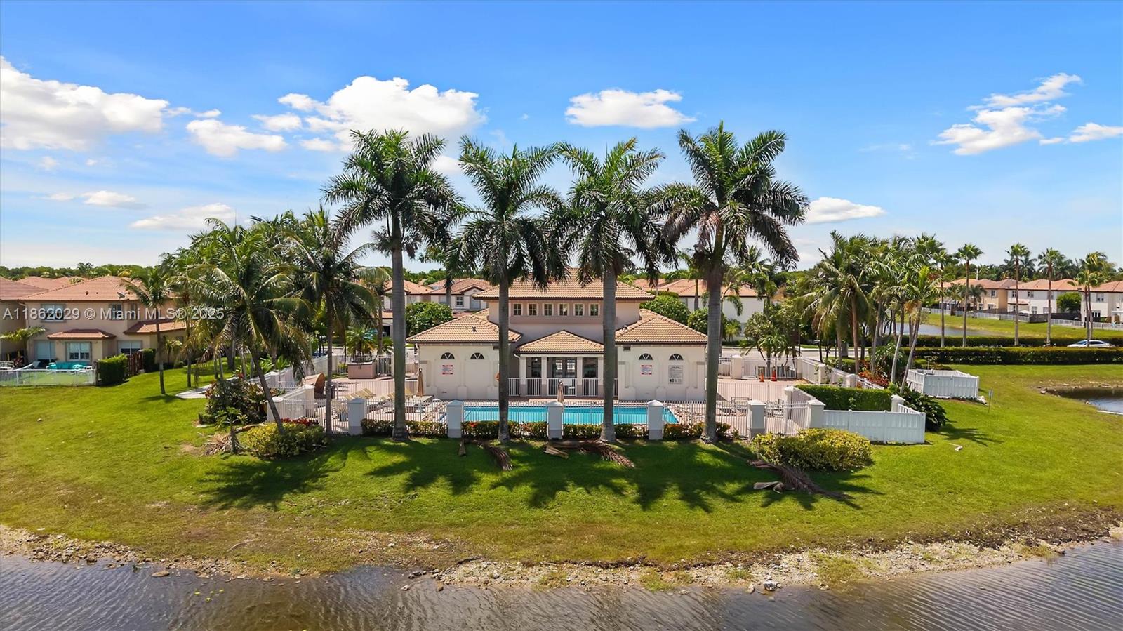 DORAL ISLES NORTH SEC ONE - Residential