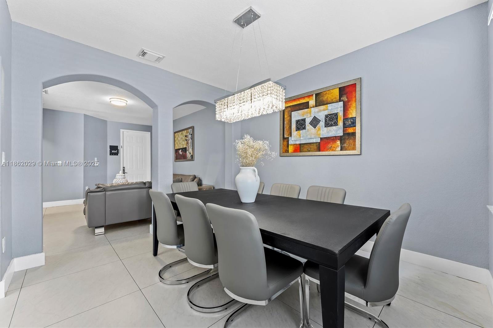 DORAL ISLES NORTH SEC ONE - Residential