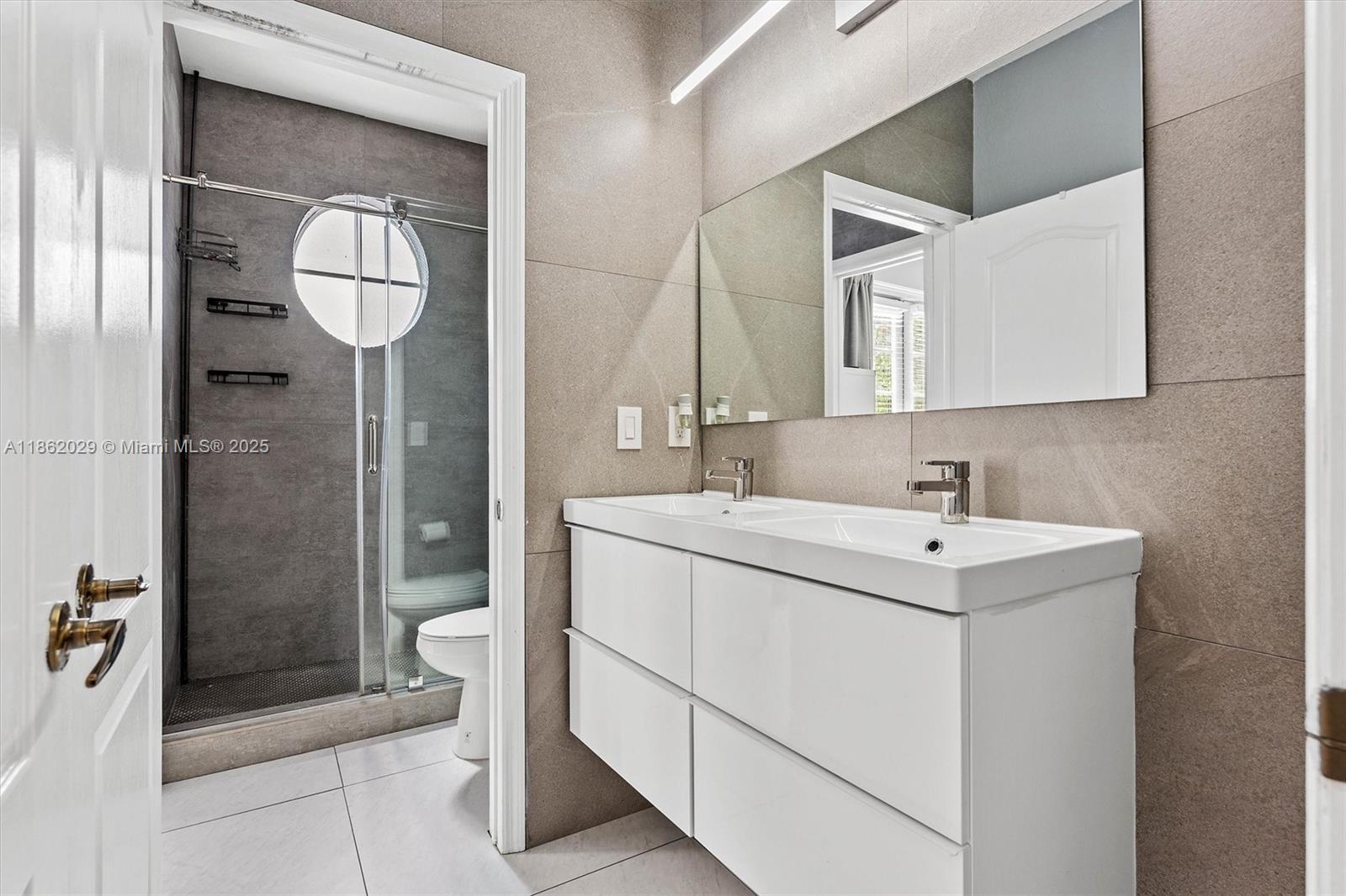 DORAL ISLES NORTH SEC ONE - Residential