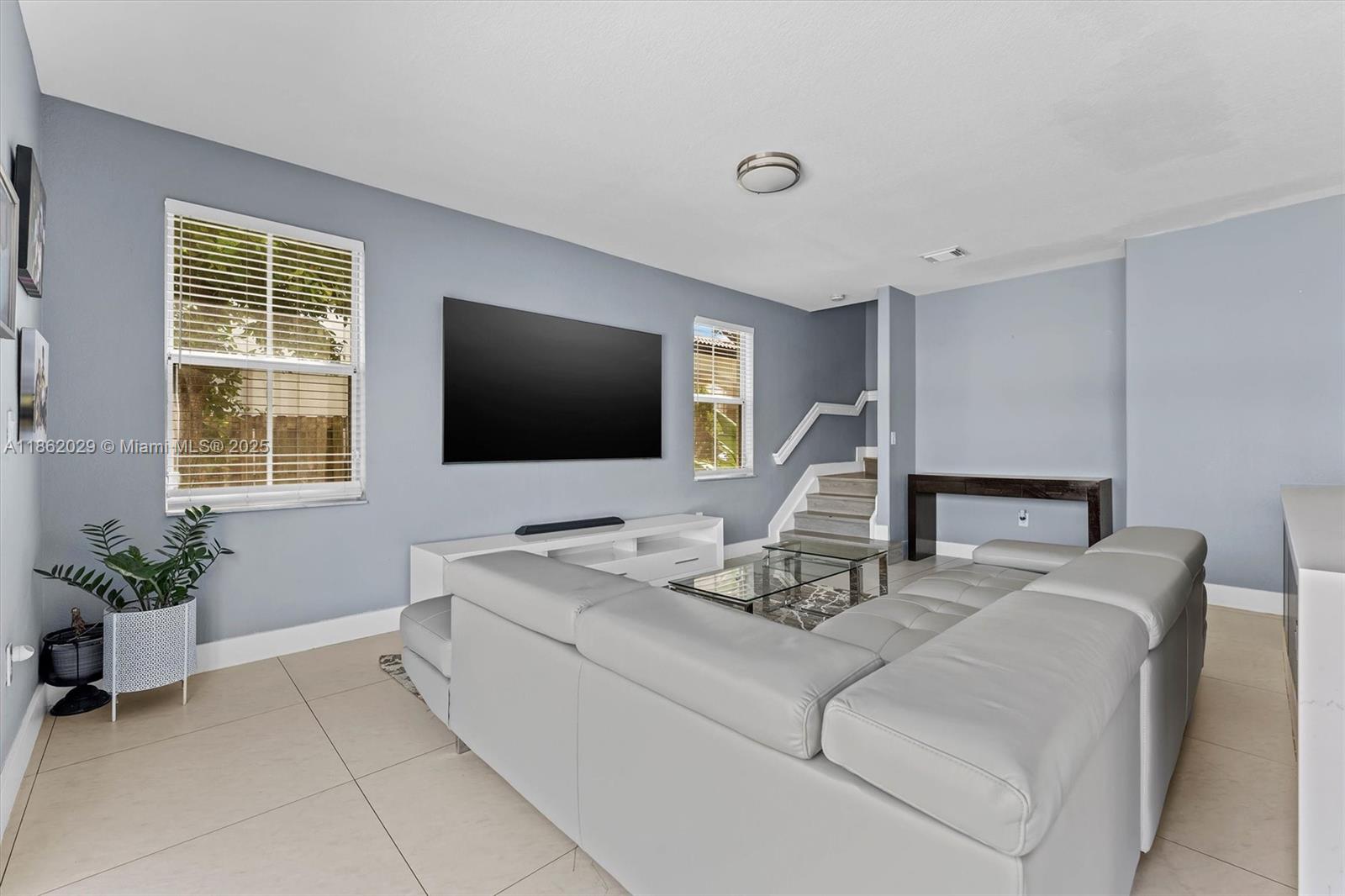 DORAL ISLES NORTH SEC ONE - Residential