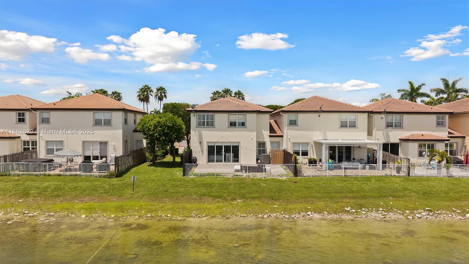 DORAL ISLES NORTH SEC ONE - Residential
