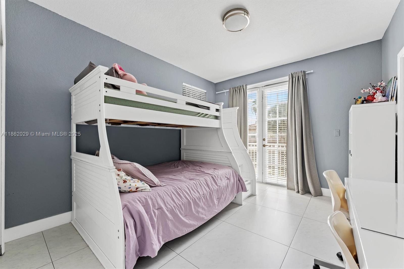 DORAL ISLES NORTH SEC ONE - Residential