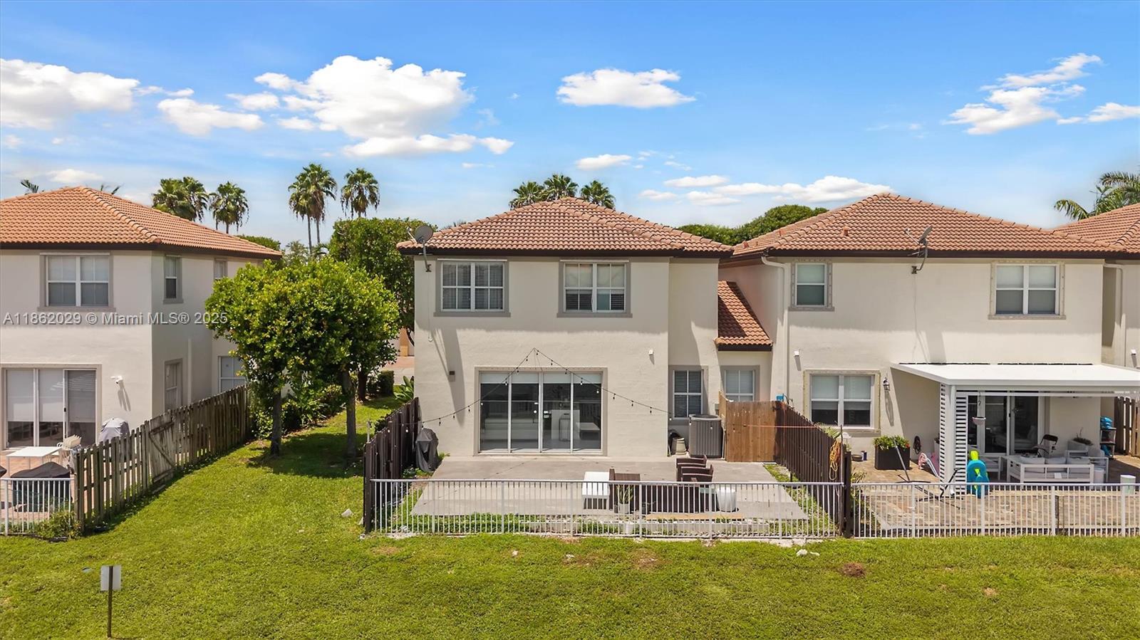 DORAL ISLES NORTH SEC ONE - Residential