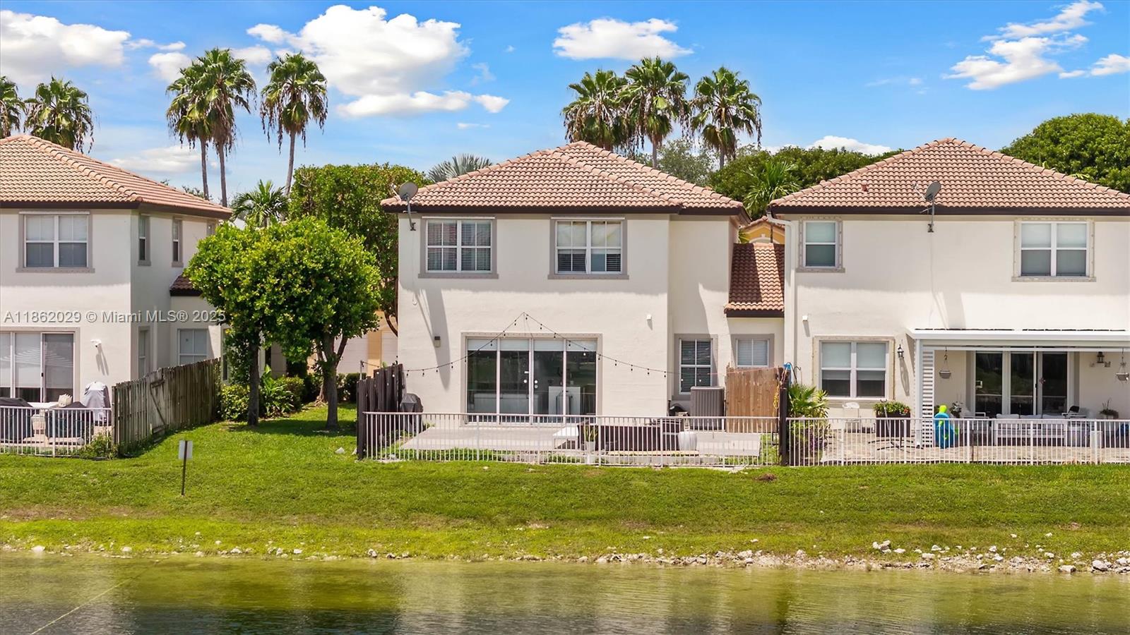 DORAL ISLES NORTH SEC ONE - Residential