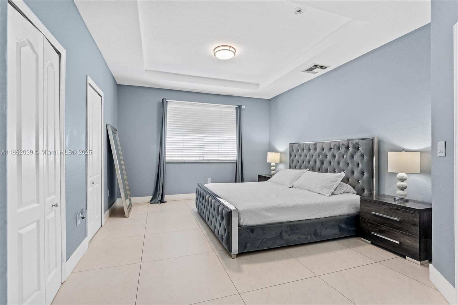 DORAL ISLES NORTH SEC ONE - Residential