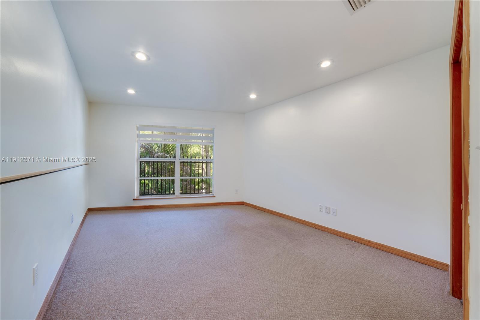 H R PEACOCKS SUB PENT HOM - Residential