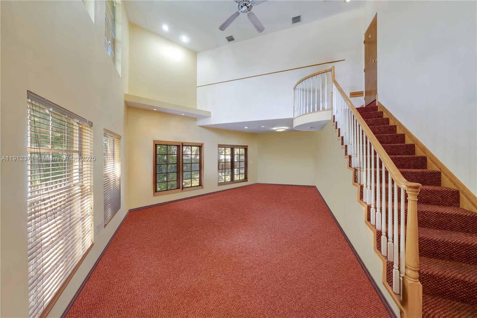 H R PEACOCKS SUB PENT HOM - Residential