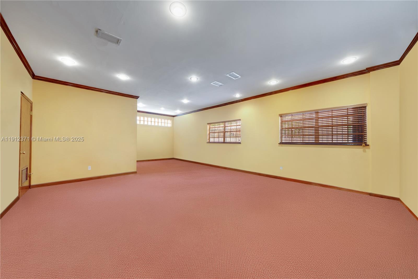 H R PEACOCKS SUB PENT HOM - Residential