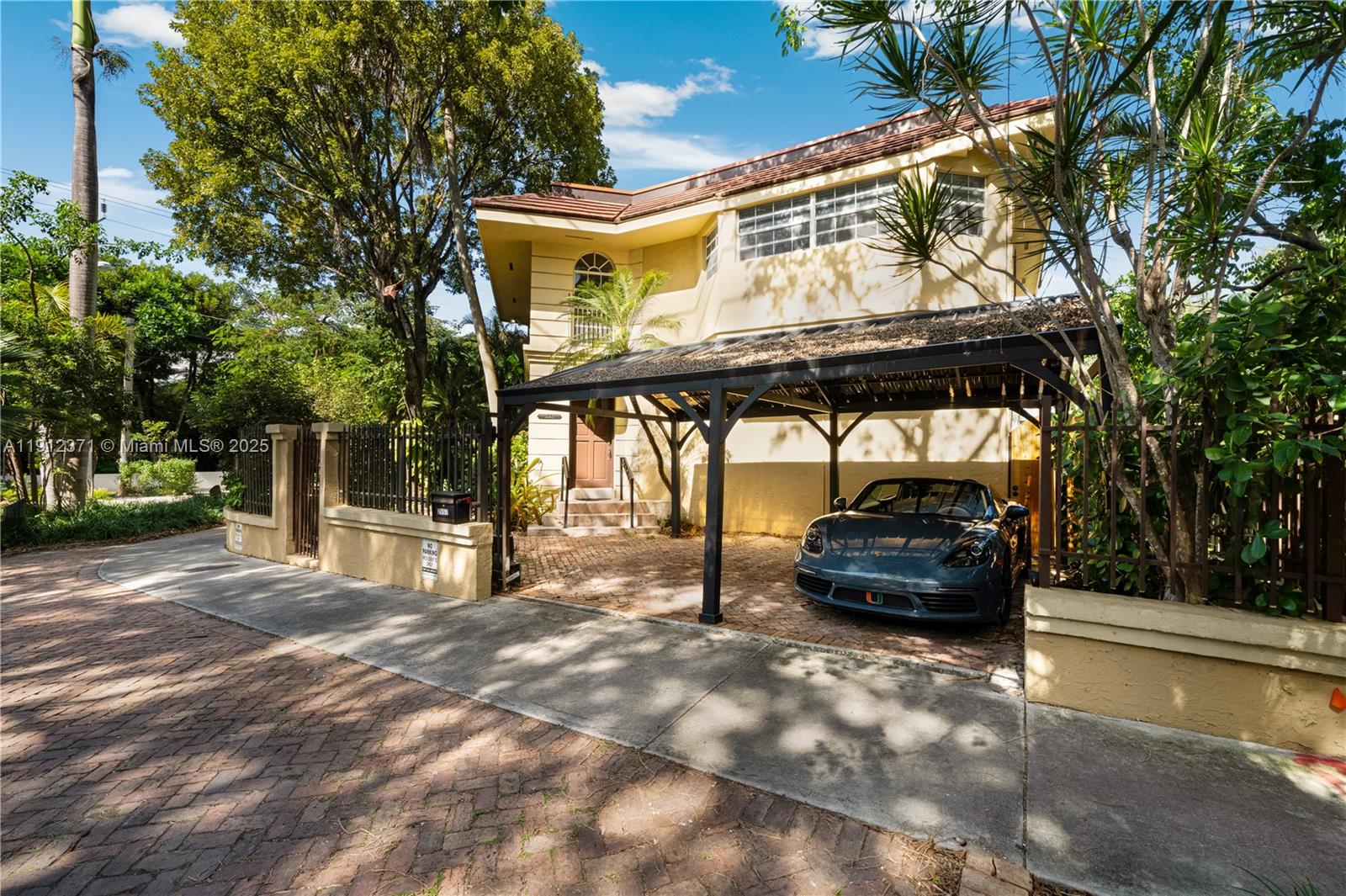 H R PEACOCKS SUB PENT HOM - Residential