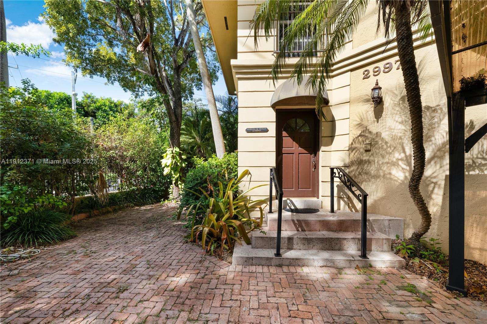 H R PEACOCKS SUB PENT HOM - Residential